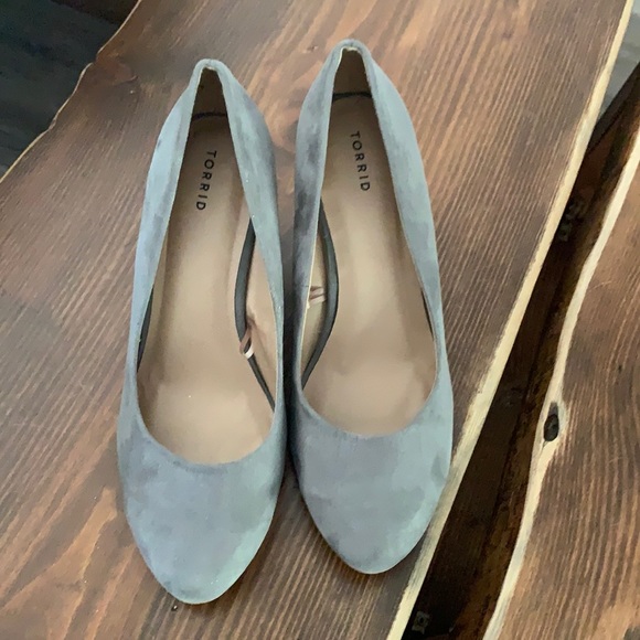 torrid Shoes - Cute gray Torrid wedges faux suede 11.5